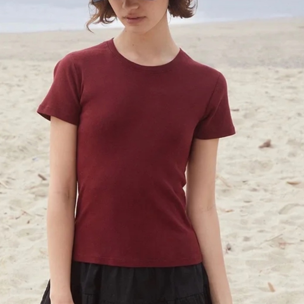 Brandy Melville Burgundy Jasmine T-shirt Top NWT One‎ Size